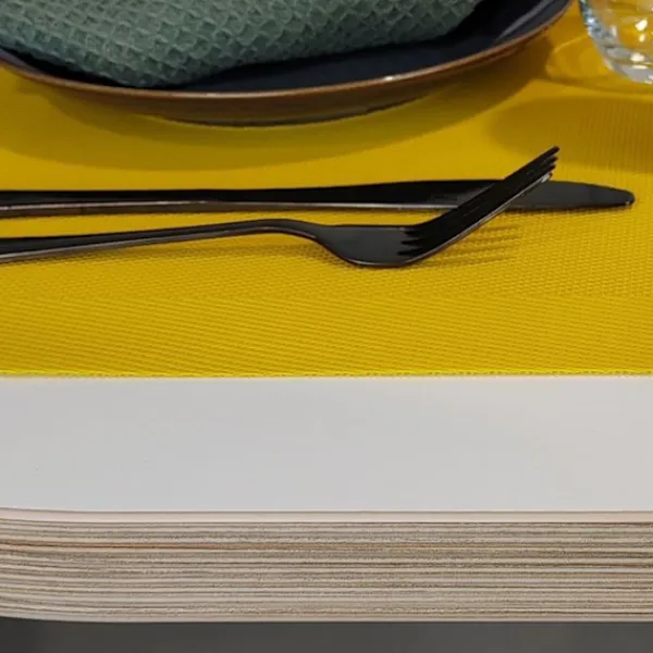 Matbord>Bord 70 x 70 cm - modell Rund fot a träkanter