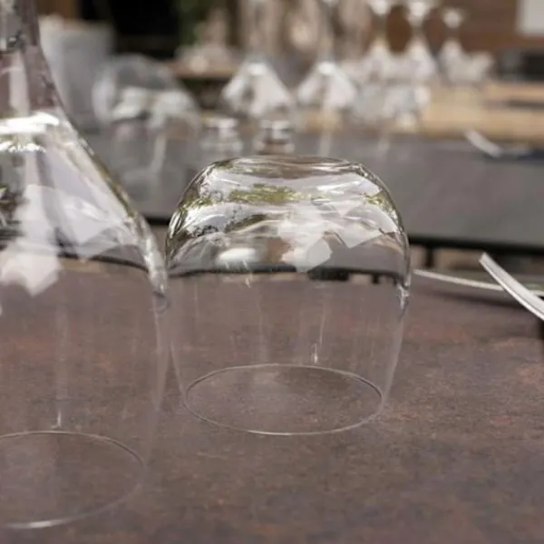 Matbord>Bord 70 x 70 cm - Rund rustrocksmodell med mässingskanter