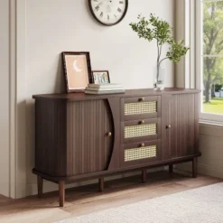 Sideboards>Rottingbyrå med skjutdörrar – skänk med justerbara insatser & rundad platta, stilfulla vardagsrumsmöbler