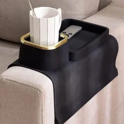 Soffbord>Soffa Mugghållare Bricka, Silikon Anti-Spill och Anti-Slip Soffa Dryckeshållare, Stark och Viktad Telefon/Fjärrkontroll/Snacks Soffa Mugghållare